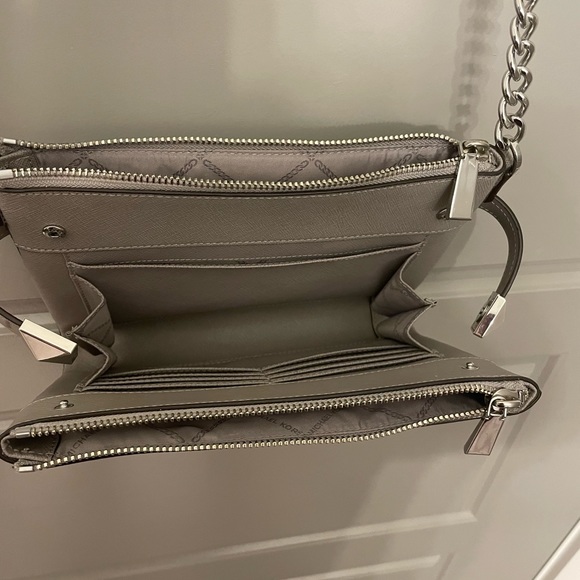 Michael Kors wallet on a string in pebble gray - Picture 3 of 4
